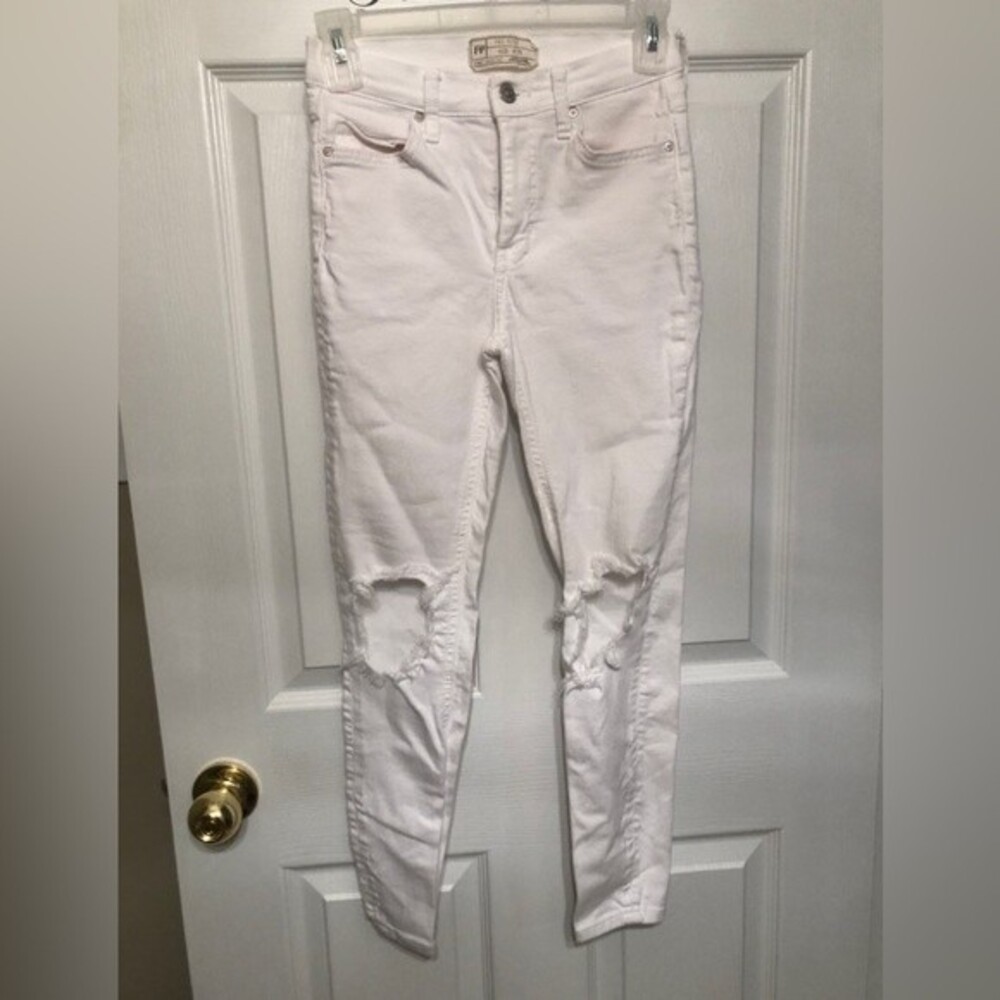 FREE PEOPLE Busted Knee Stretch Skinny Jeans Sz 26 White